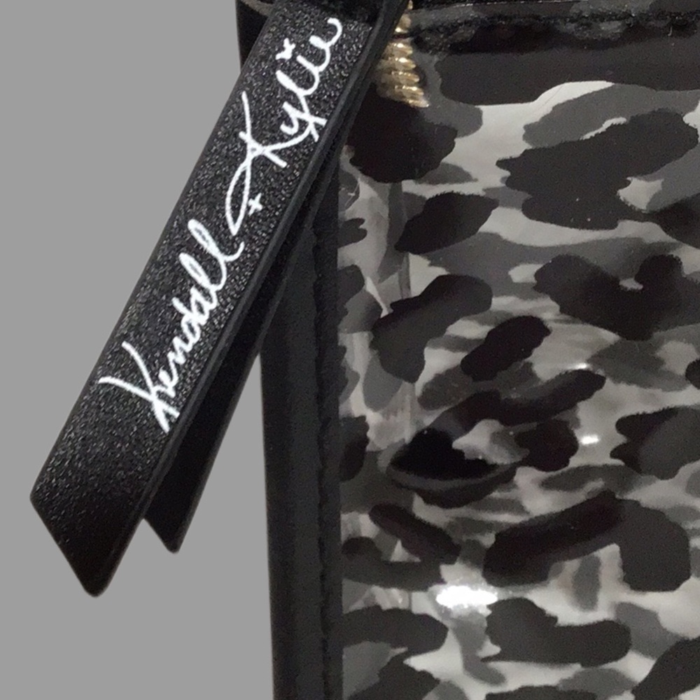 Kendall & Kylie Cosmetic Bags Set, 2 Sizes/2 Shapes - Picture 11 of 11